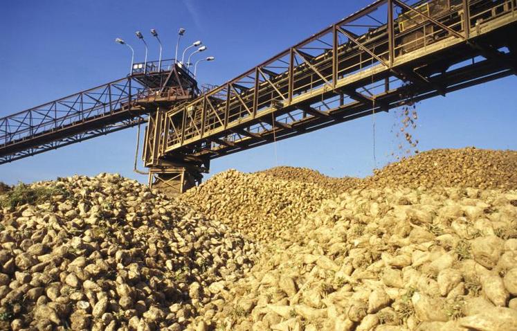 Sur les 79 conseillers de région élus, 66 étaient des anciens démissionnaires.