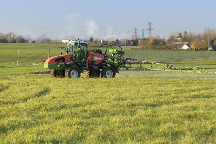 Les Vingt-huit doivent se prononcer sur le renouvellement de l’autorisation ou non du glyphosate dans l’UE avant 
le 15 décembre.