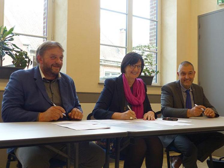 Les agriculteurs, futurs producteurs de légumes de plein champ, et REO Veiling, en charge de la commercialisation, signaient une lettre d’intention le 26 octobre qui officialisait leur partenariat.