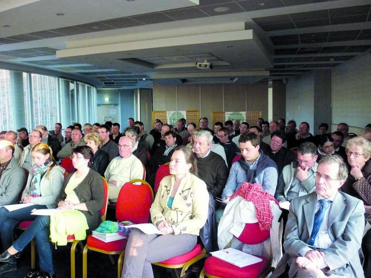 Près d’une centaine de personnes étaient présentes à Amiens.