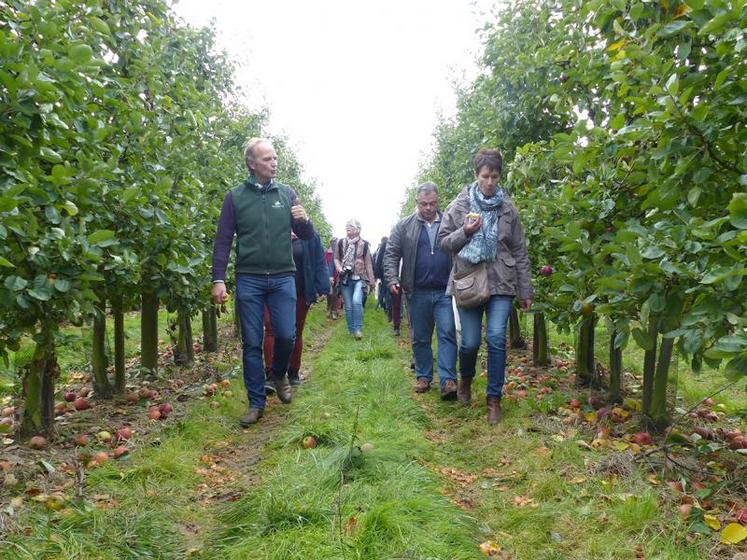 Le forum était organisé chez Bernard Nicolaï, au Domaine de Moismont. 
L’occasion de visiter le verger écoresponsable et bio.