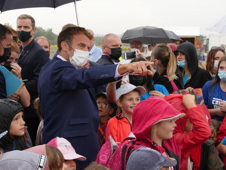 Emmanuel Macron aux Terres de Jim