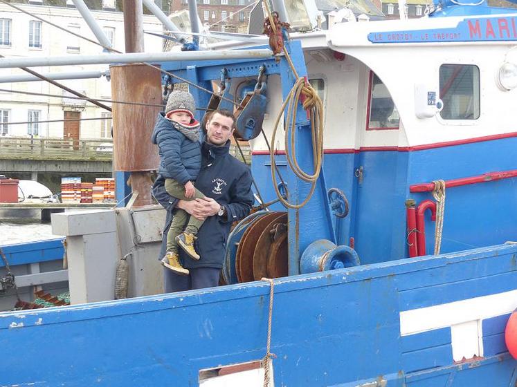 Son fils pourra-t-il reprendre la barre du bateau familial ? Yohan Derosière l’espère, mais est conscient des difficultés de plus en plus présentes. 