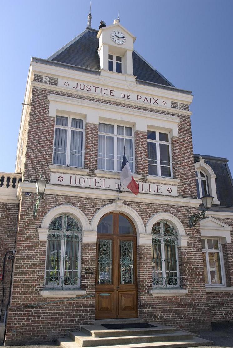 Dans les Hauts-de-France, 68 % des habitants interrogés ont répondu sans faute connaître le nom de leur maire, contre 51 % des sondés à l’échelle nationale.