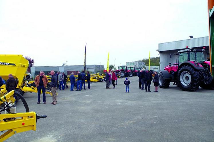 Plus de 250 personnes ont participé à cette inauguration conviale.