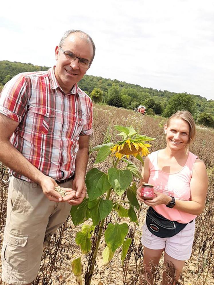 Franck Dehondt a récolté le 8 août dernier les féveroles qui seront valorisées d’ici quelques semaines par Béatrice Maire 
dans différentes recettes.