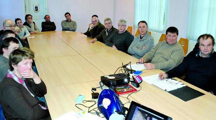 Les participants à l'assemblée de Bernaville.