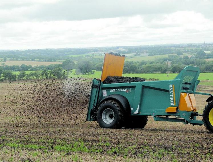 Les épandeurs de matières organiques de dernière génération sont capables de fertiliser les parcelles avec précision.