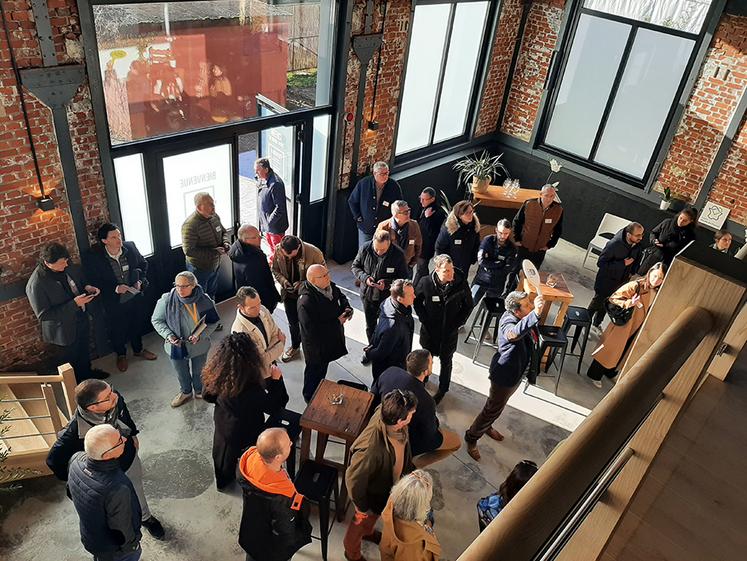 Si on fabrique du vin, le chai pourra aussi servir de lieu de visite, de dégustation et de vente grâce à un caveau qui n’oublie rien du passé industriel du site dans lequel il est installé. 