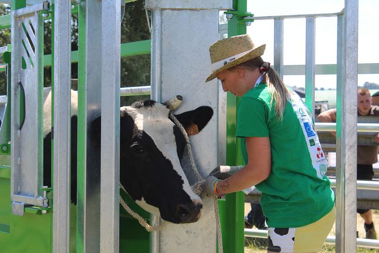 Candice fait finalement partie de l’équipe gagnante de l’épreuve de... passage  de consignes. Elle représentera les Hauts-de-France lors du concours national. 