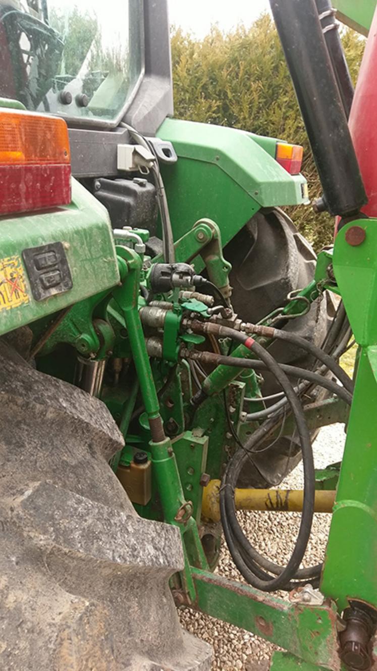 100 litres d’huiles usagées permettent par exemple de produire 75 litres d’huile neuve. 