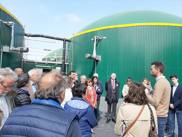 Les invités étaient nombreux fin mai à Vraignes-en-Vermandois, entre Péronne et Saint-Quentin, pour découvrir le fonctionnement des installations de Sanamethan. 