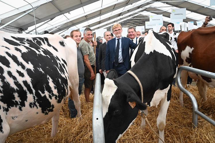 «Pour notre souveraineté et pour nos transitions, nous avons besoin d’élevage.  Et nous devons porter avec fierté nos filières d’élevage qui détiennent une partie de la solution face aux grands défis de notre siècle», a déclaré le ministre  de l’Agriculture, Marc Fesneau lors de sa visite au Sommet de l’élevage. 