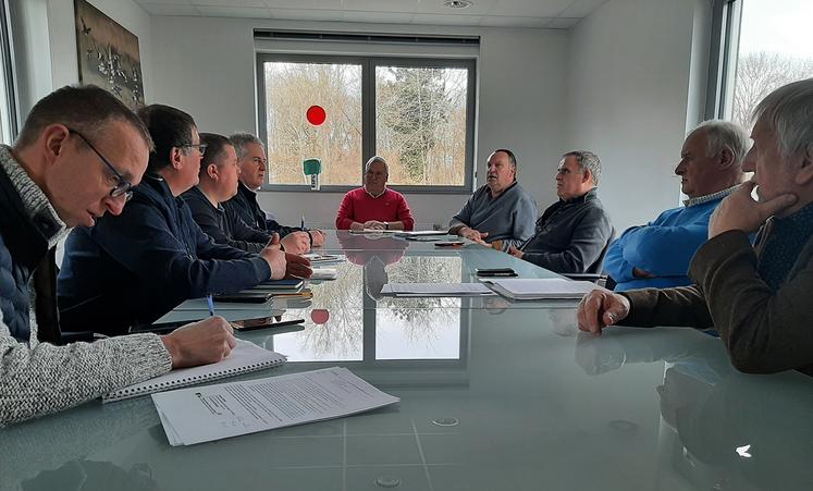 Représentants des agriculteurs et des chasseurs s’accordent autour de la nécessité de réduire la facture des dégâts liés à la présence d’une faune sauvage trop  gourmande dans les champs. 