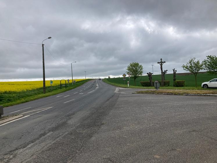L’aménagement envisagé d’un créneau de dépassement au sud de la commune  de Beauval sur la RN25 fédère la profession agricole qui en conteste la pertinence et la méthode employée par la Dreal pour sa réalisation. 