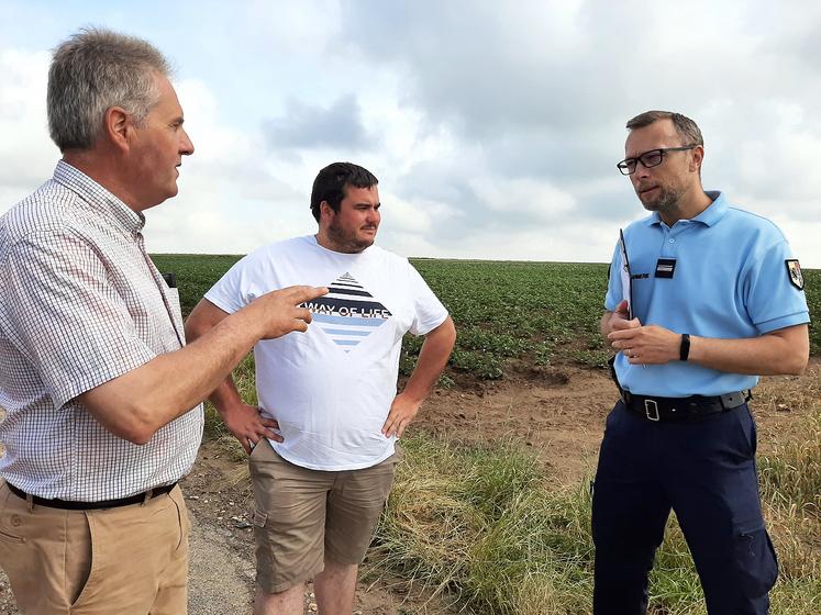 Pour Benjamin Bizet (JA) et Denis Bully (FDSEA80), «s’en prendre au matériel, ce n’est pas acceptable, mais il y a aussi des conséquences sur l’état des cultures», ont-ils souligné auprès d’Antoine Éripret, référent sûreté au sein du Groupement de gendarmerie de la Somme. 