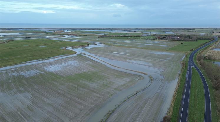 Parcelles inondées en Picardie Maritime, centre Cayeux et Brutelles.