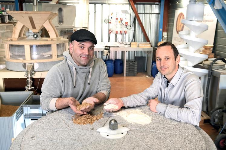 Nous aidons les agriculteurs à concevoir leur projet d’atelier de transformation à la ferme pour la vente directe, explique Manuel Garcia, cogérant de l’entreprise avec son frère Sébastien (de droite à gauche sur la photo). Et nous proposons clé en main tous les équipements nécessaires.»