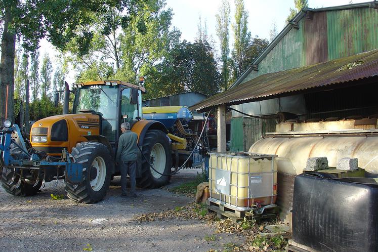 La défiscalisation du gazole non routier représente actuellement un soutien budgétaire annuel de 1,4 milliard d’euros  aux agriculteurs, soit 3 500 € par exploitation. 