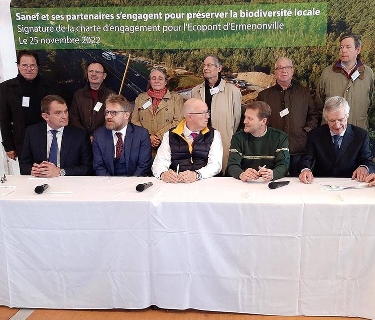 Au travers de la signature d’une charte, une petite quinzaine de structures privées, publiques ou associatives s’engagent à participer à la vie de cet ouvrage  en fonction de leurs compétences. 