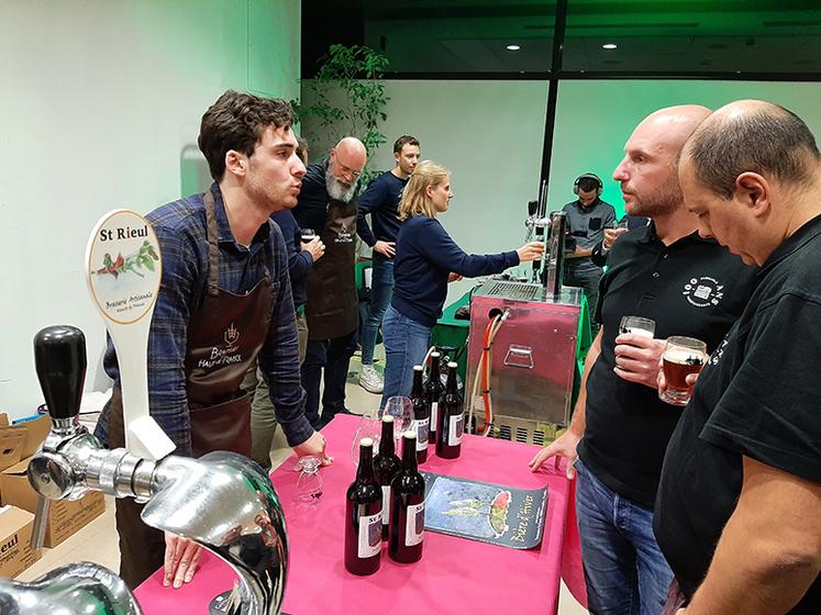 Pas de chauvinisme entre brasseurs des Hauts-de-France comme en témoignent ces échanges entre la Brasserie Saint-Rieul installée dans l’Oise et la Brasserie centenaire nordiste Duyck. 