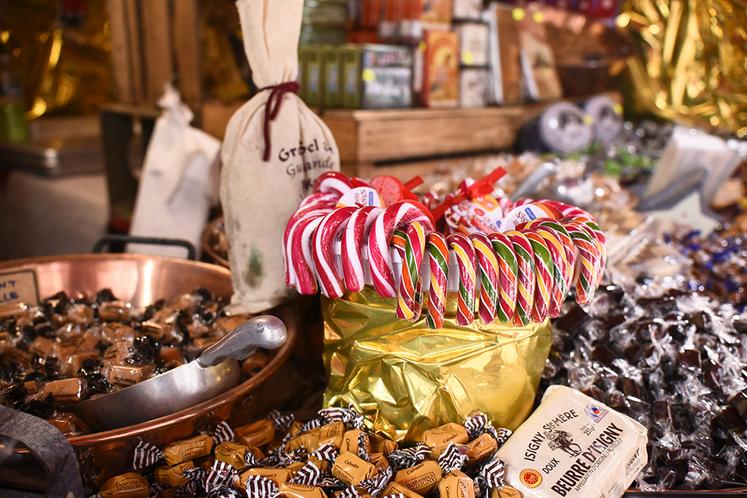 Gastronomie, produits de bouche, bijoux, décorations ou encore produits cosmétiques sont à partager sur le marché de Noël d’Amiens jusqu’au 30 décembre. 