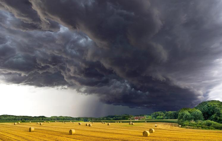 Le PJL définit trois niveaux de risque : le risque d’intensité faible, à la charge de l’agriculteur, le risque d’intensité moyenne, à la charge des assureurs, et les risques catastrophiques, pris en charge par l’État.