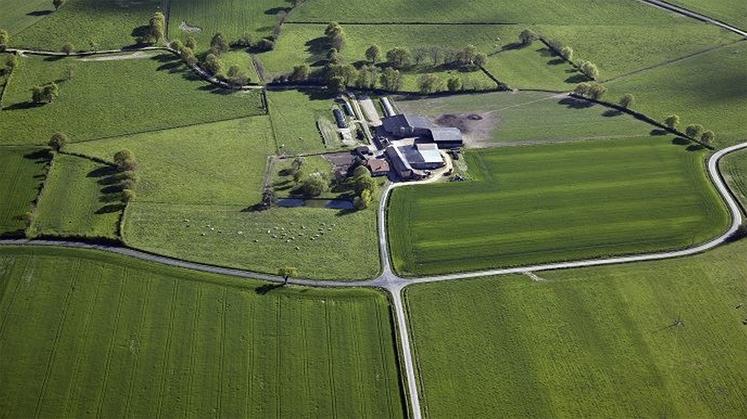 Le bail rural écrit et enregistré permet de lui donner date certaine et le rend opposable aux tiers. 