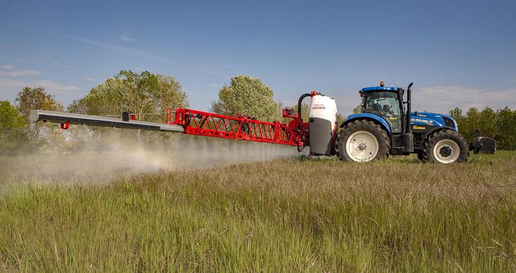 Sur le Tempo, l’agriculteur peut choisir à la commande la longueur des rampes, le nombre de sections et le nombre  de buses par section.