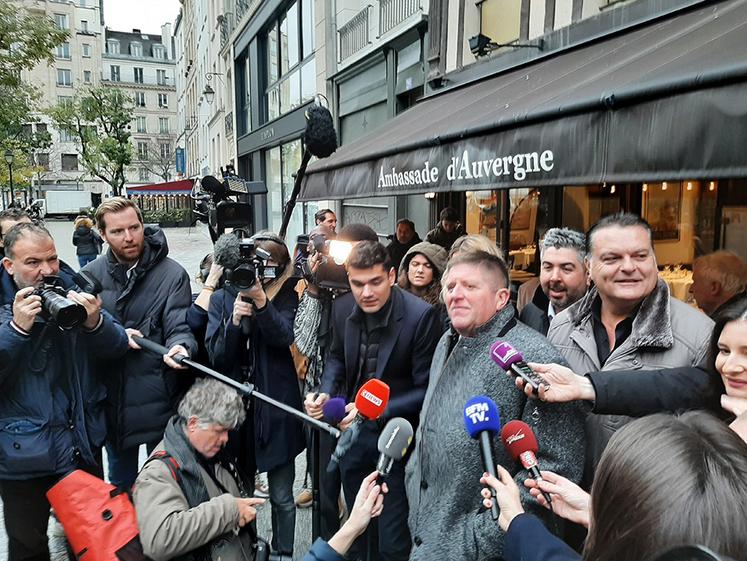 Artisan, agricultrice, éleveur, bouchère, pêcheur, cheffe d’entreprise, sportif  de haut niveau accompagne Willy Schraen dans la campagne pour les élections européennes. 