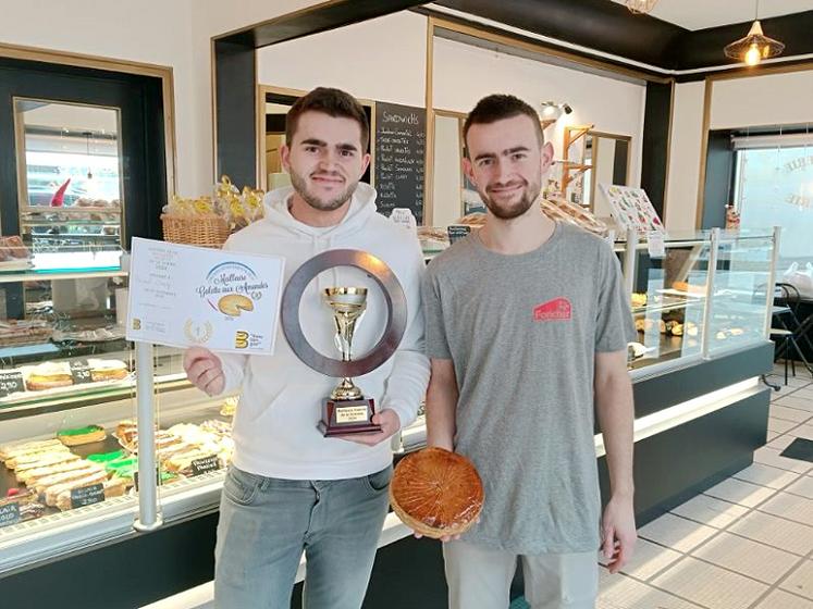 Après avoir ouvert leur boulangerie en mars 2022, Charly et Florian Bricout remportent le prix de la meilleure galette des rois de la Somme. 