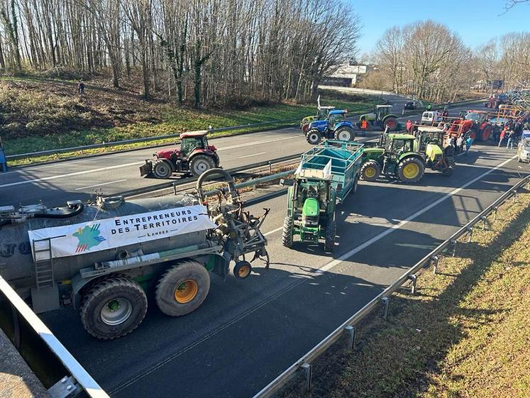 Dans beaucoup de régions de France, les entrepreneurs ont participé  à la mobilisation des agriculteurs des dernières semaines. 