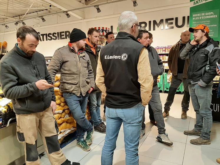 Dans les enseignes de la grande distribution, les agriculteurs sont allés demander des comptes, de la transparence et de la considération. Auquel cas, ils promettent de revenir. 