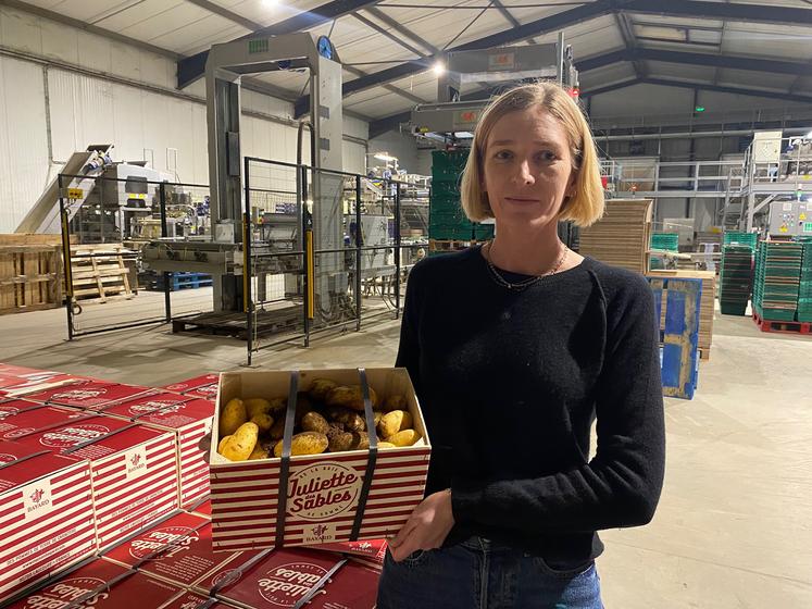 Adèle Bayard, directrice adjointe, est fière de présenter des produits emblématiques du Santerre au Sia. 