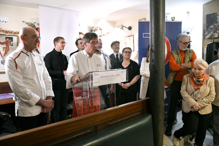 Alain Fontaine, président de l'Association des maîtres restaurateurs de France, dans son restaurant le Mesturet (Paris 2e). 