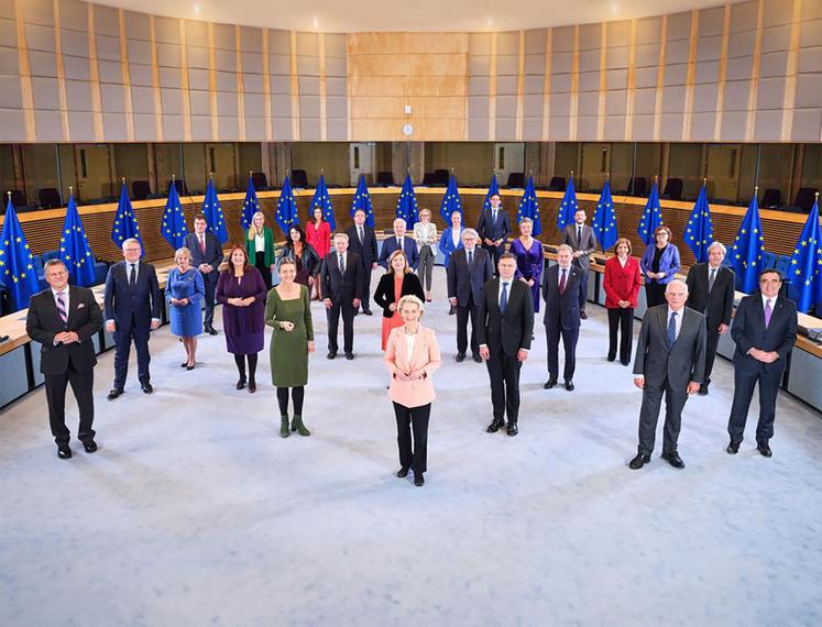 Pour cet acte II, l’Allemande est attendue au tournant, notamment par le secteur agricole après un premier mandat marqué par la mise en place du controversé Green deal et de la stratégie De la ferme à la table.