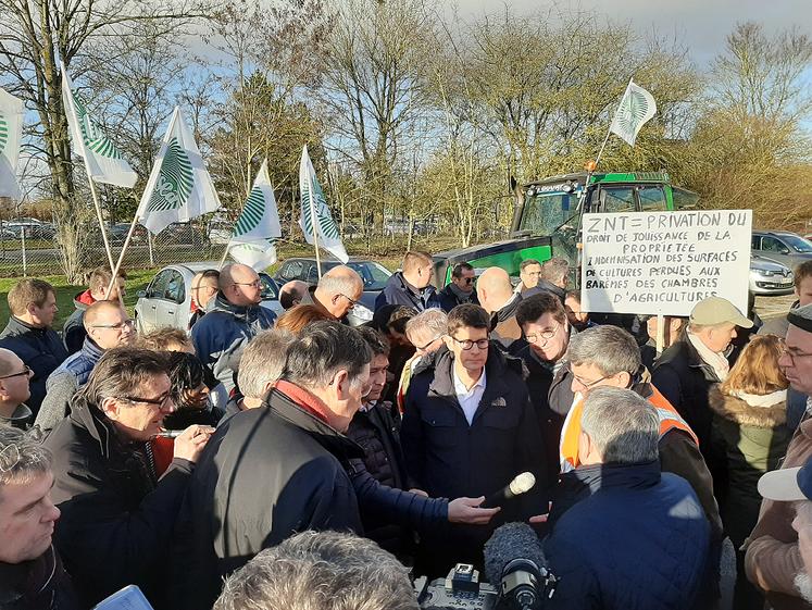 Si le vote des agriculteurs est partagé en trois grandes tendances, une majorité d’entre eux penche vers la droite et le centre.