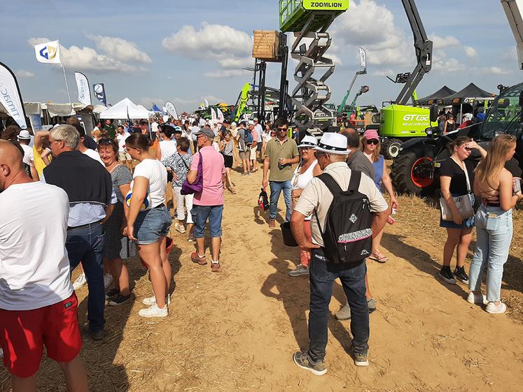 Sous un soleil de plomb, il y a eu du monde dans les allées de Plaine en fête. 