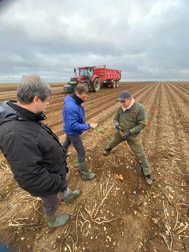 Xavier Rousset s’est rendu chez Xavier Palpier, agriculteur en pleine récolte de pommes de terre, puis au site Roquette  de Vecquemont. 