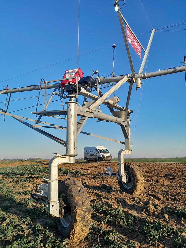 La VRI de précision Zimmatic permet de piloter l'irrigation buse à buse avec une précision au mètre carré. Tout est pilotable à distance via l'application Fieldnet. 