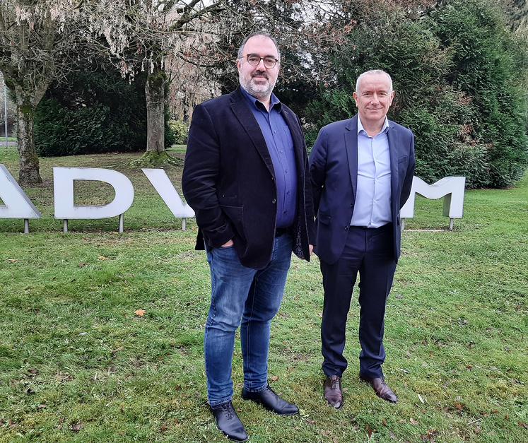 Armel Lesaffre, président de la coopérative Unéal et du groupe Advitam,  accompagné de son directeur, Olivier Athimon. 