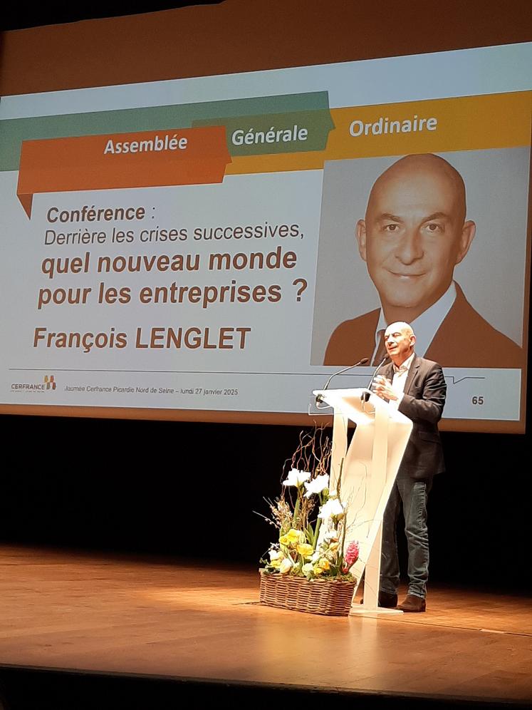 Journaliste économique, éditorialiste, chroniqueur, François Lenglet a animé une conférence s’intéressant  aux crises successives et la manière pour les entreprises d’y faire face. 