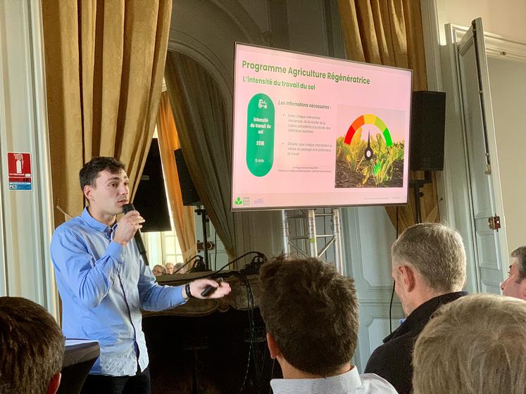 «Nous travaillons sur la couverture des sols, la diversité des plantes cultivées, la biomasse des couverts et l’intensité de travail du sol. Les émissions gaz à effet de serre en découlent», explique Ughau Debreu, en charge de la durabilité chez Saint Louis Sucre.