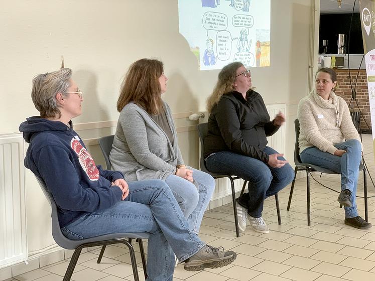 De gauche à droite, Laëtitia Brayelle, Mathilde Saillart, Alexandra Cannesson  et Camille Steil témoignent : pour «faire leur trou» en tant qu’agricultrices,  elles ont dû redoubler d’énergie. 