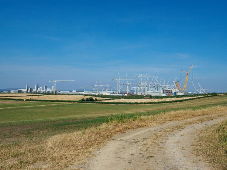 Sans remettre en cause l’objectif final de zéro artificialisation nette en 2050, les collectivités se fixeront des objectifs intermédiaires à un rythme le plus vraisemblable pour y parvenir, en tenant compte de leurs caractéristiques propres.