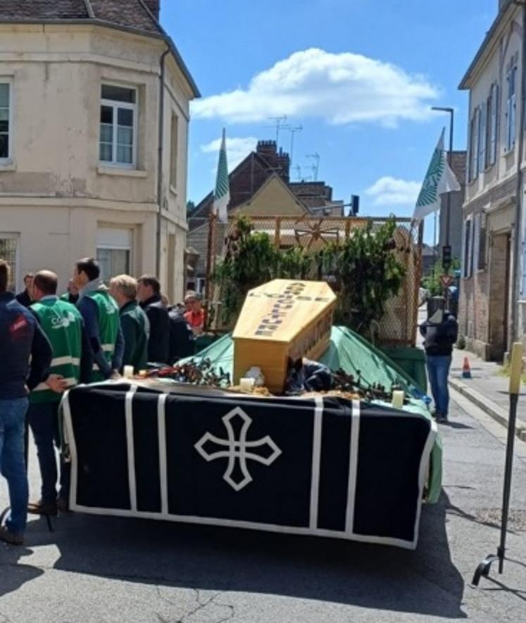 cercueil manifestation FDSEA 60