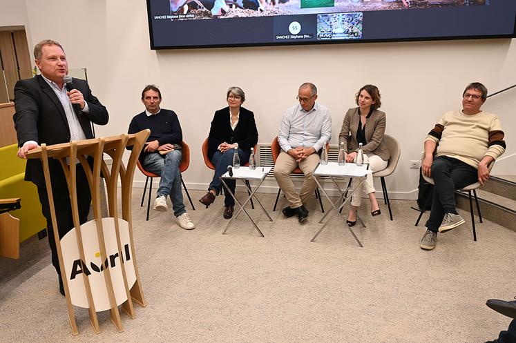 Dans les locaux d'Avril, les élus des douze départements de l'échelon Grand bassin parisien ont activement participé aux échanges, intéressés par l'émergence de cette nouvelle filière dans leurs territoires.
