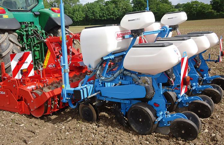 Le 21 mai prochain, son expérience et son expertise seront les pivots d’une journée technique sur l’utilisation  du semoir organisée sur l’exploitation agricole du Lycée du Paraclet. 