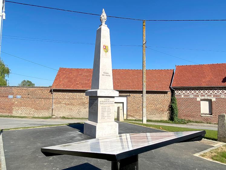 À Échelle-Saint-Aurin, près de Roye, la Région Hauts-de-France a soutenu le projet de relocalisation et de restauration du monument à hauteur de 5 000 €. 