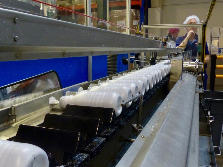 Les laiteries doivent notamment investir pour s’adapter aux nouvelles réglementations. 